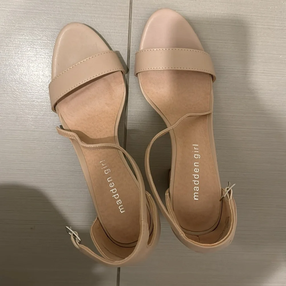 High heels - Picture 3 of 3